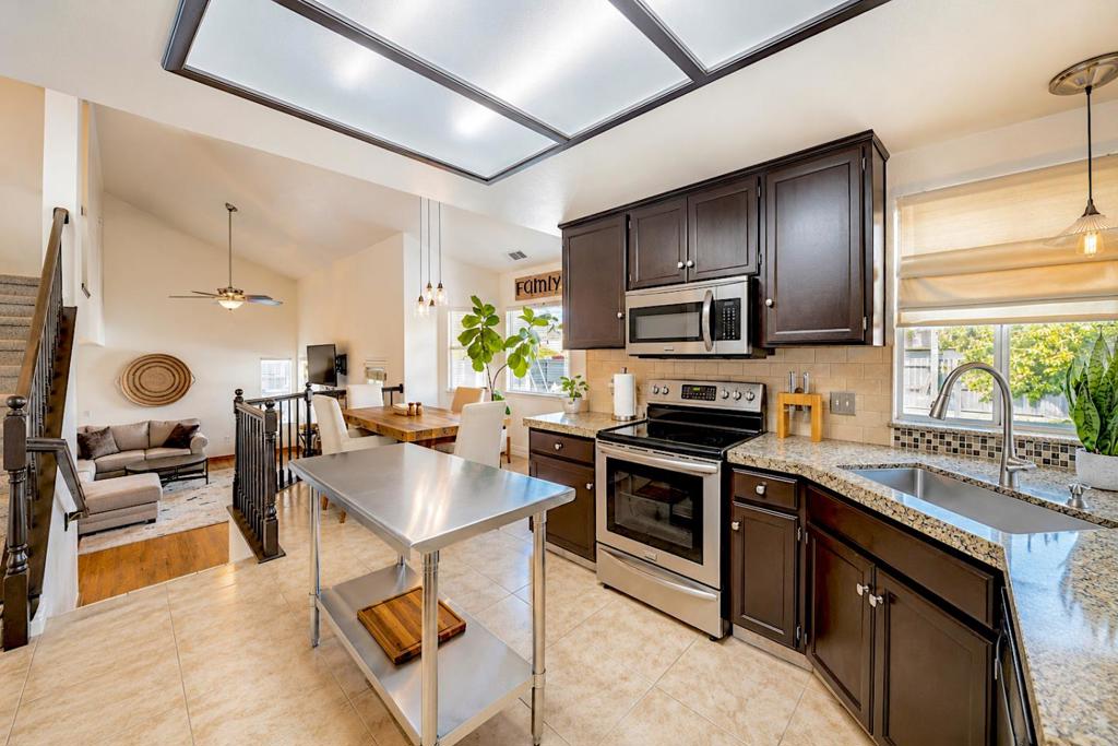 4073 Saint George Pl, Turlock, CA 95382