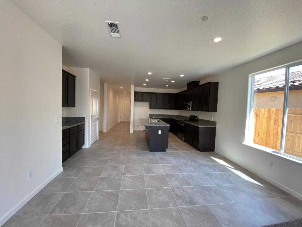 4449 Lacy Ln, Merced, CA 95348