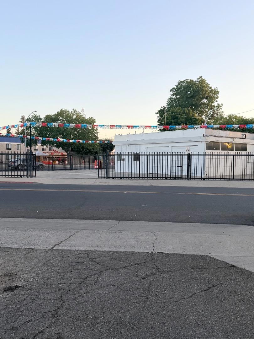 1411 Yosemite, Modesto, CA 95354