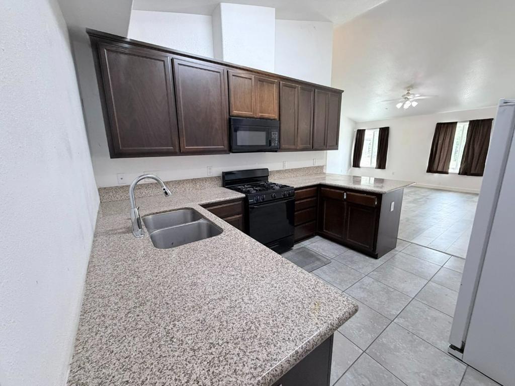243 Sunburst St, Los Banos, CA 93635