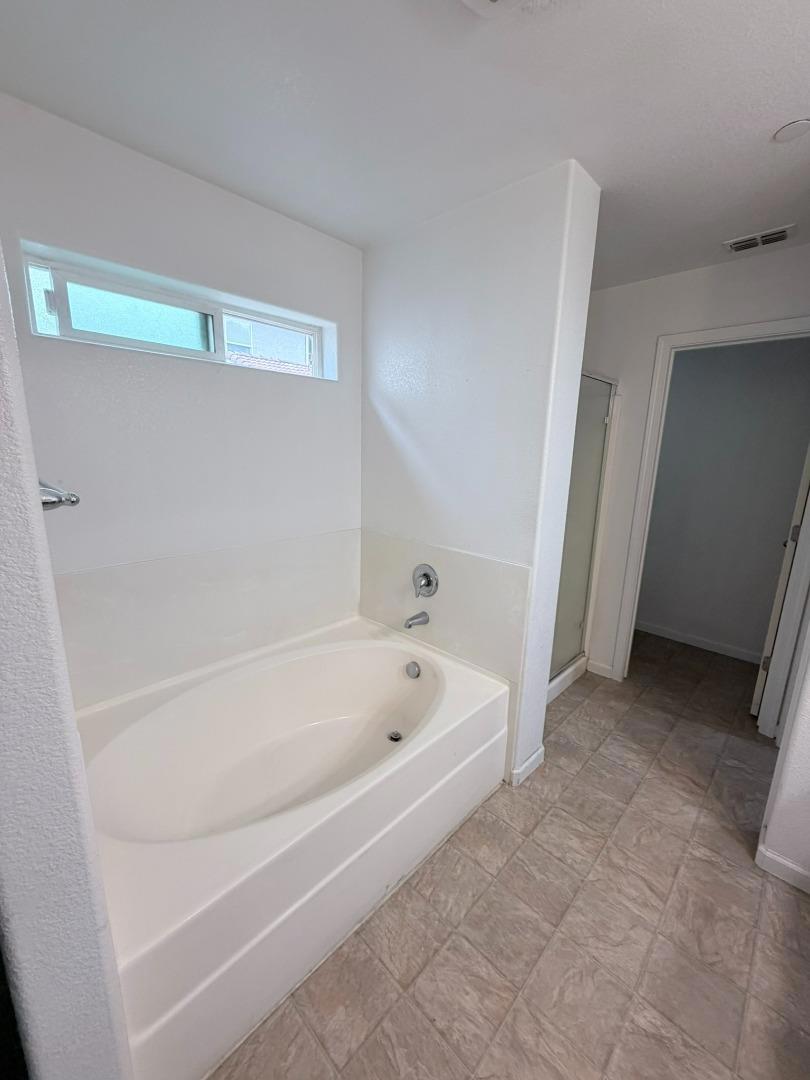 243 Sunburst St, Los Banos, CA 93635