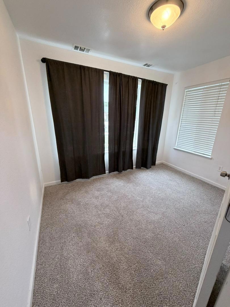 243 Sunburst St, Los Banos, CA 93635