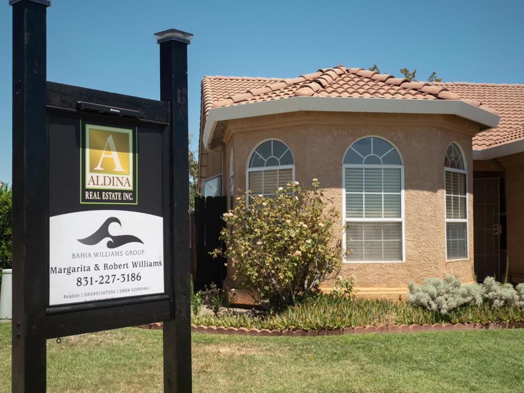29202 Rio Verde Dr, Gustine, CA 95322