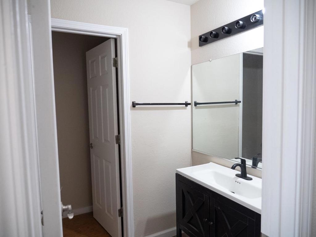 29202 Rio Verde Dr, Gustine, CA 95322