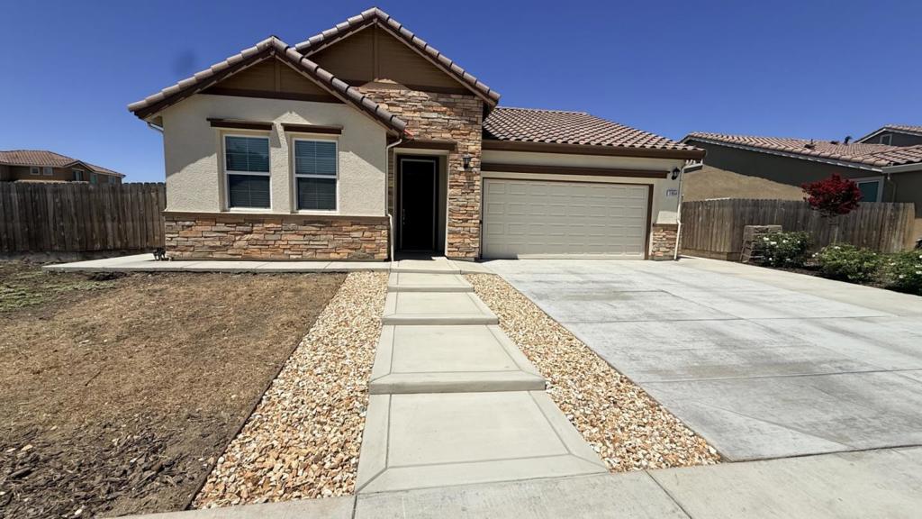 1964 Gus Villalta Dr, Los Banos, CA 93635