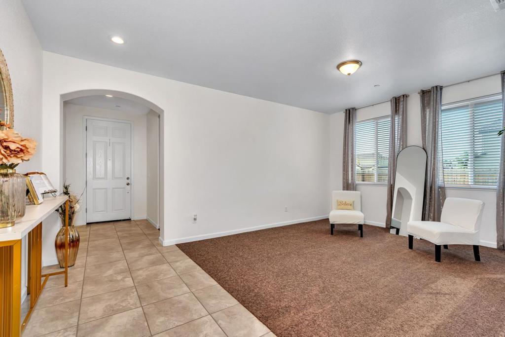 1964 Gus Villalta Dr, Los Banos, CA 93635