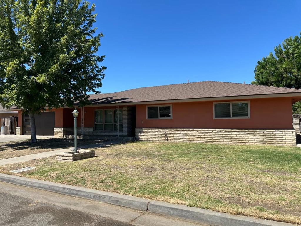 416 Krest St, Madera, CA 93637