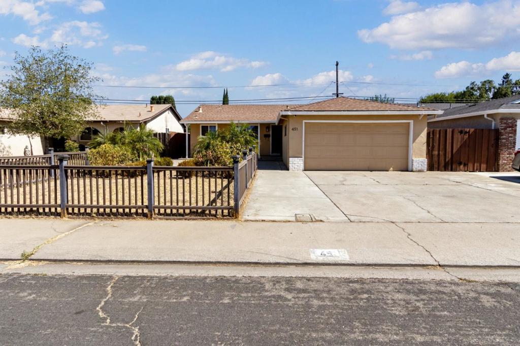 451 Diane Dr, Manteca, CA 95336