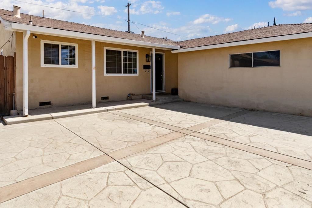 451 Diane Dr, Manteca, CA 95336