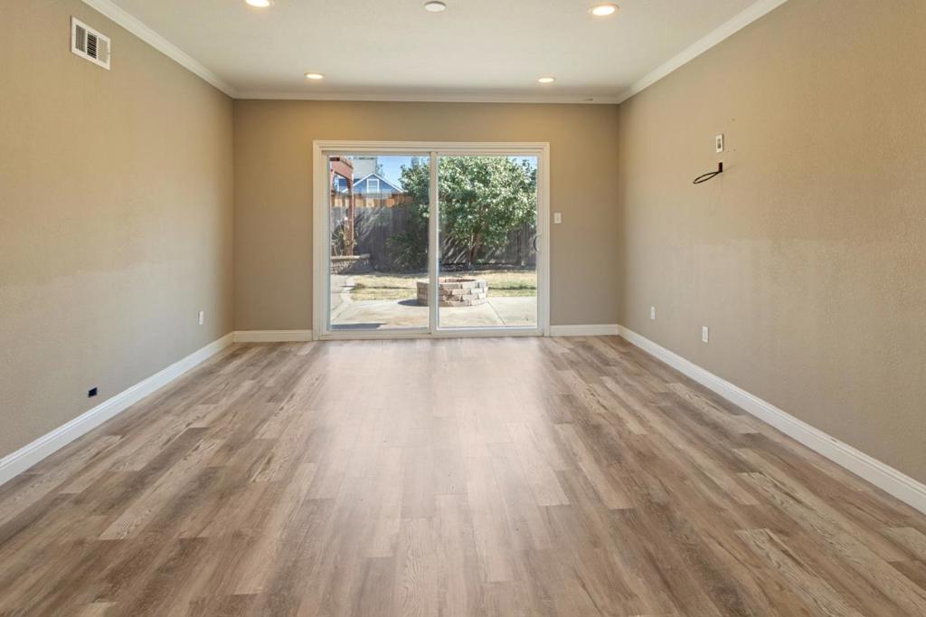 451 Diane Dr, Manteca, CA 95336