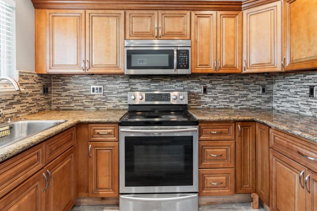 451 Diane Dr, Manteca, CA 95336