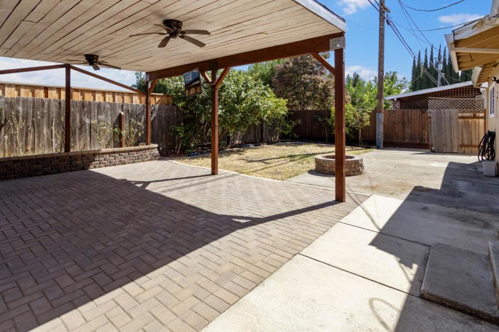 451 Diane Dr, Manteca, CA 95336