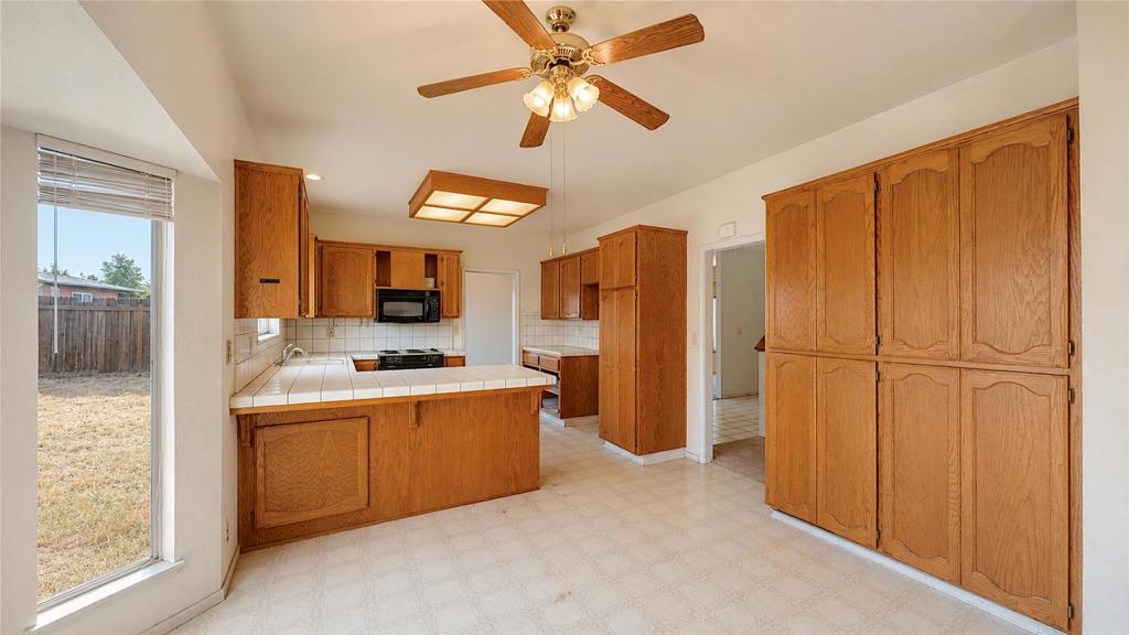 1961 Nikki Ann Way, Turlock, CA 95380