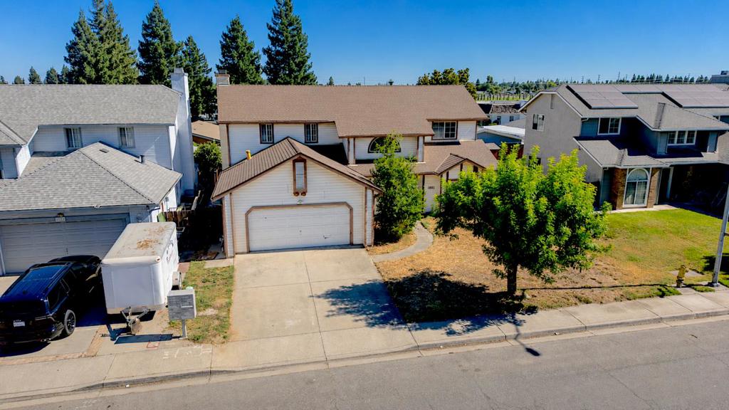1961 Nikki Ann Way, Turlock, CA 95380
