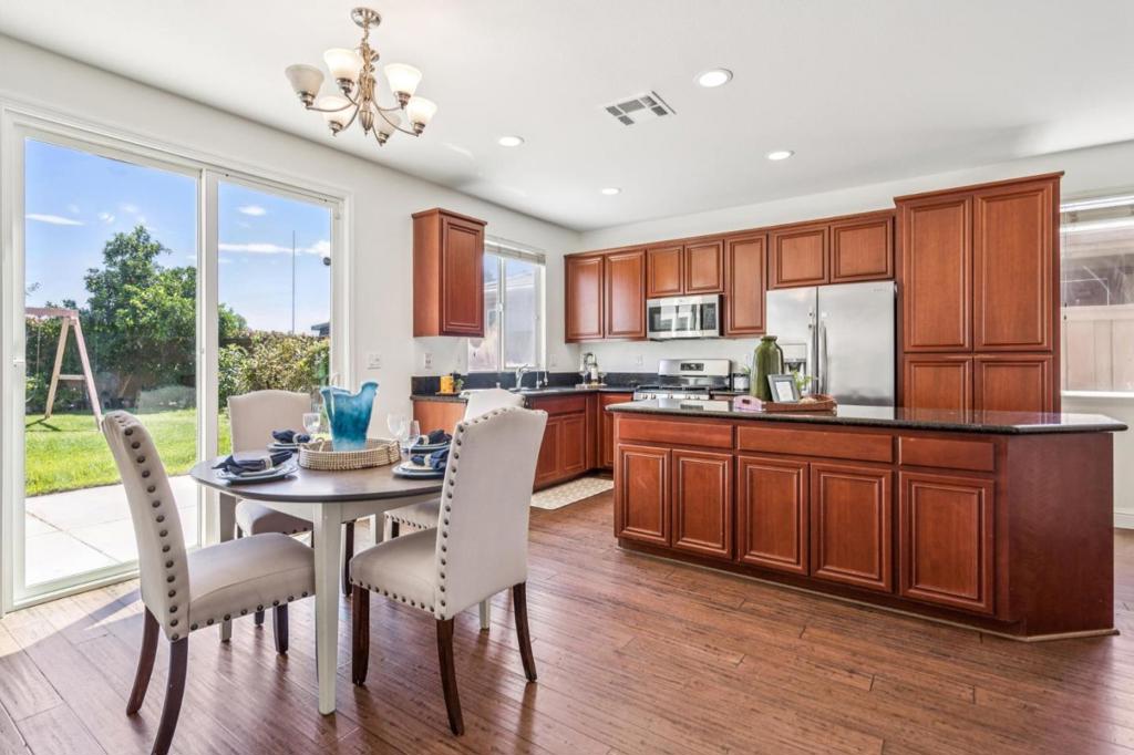 2732 Ancestry St, Manteca, CA 95337