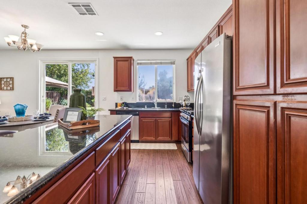 2732 Ancestry St, Manteca, CA 95337