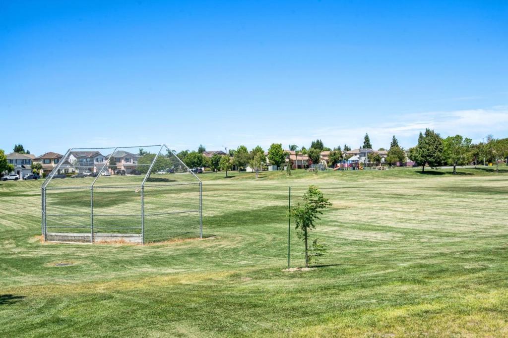 2732 Ancestry St, Manteca, CA 95337