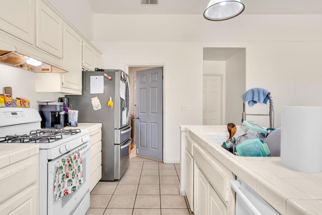721 Rhine Ct, Los Banos, CA 93635