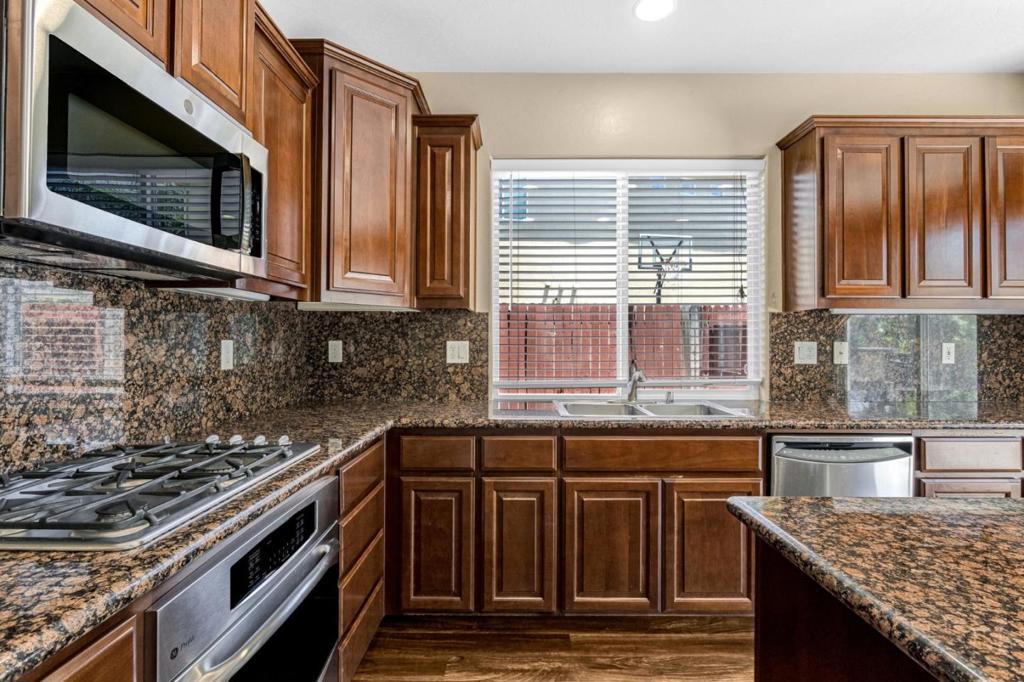 7113 E Garland Ave, Fresno, CA 93737