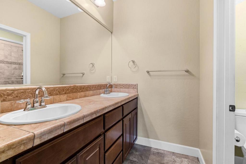 7113 E Garland Ave, Fresno, CA 93737