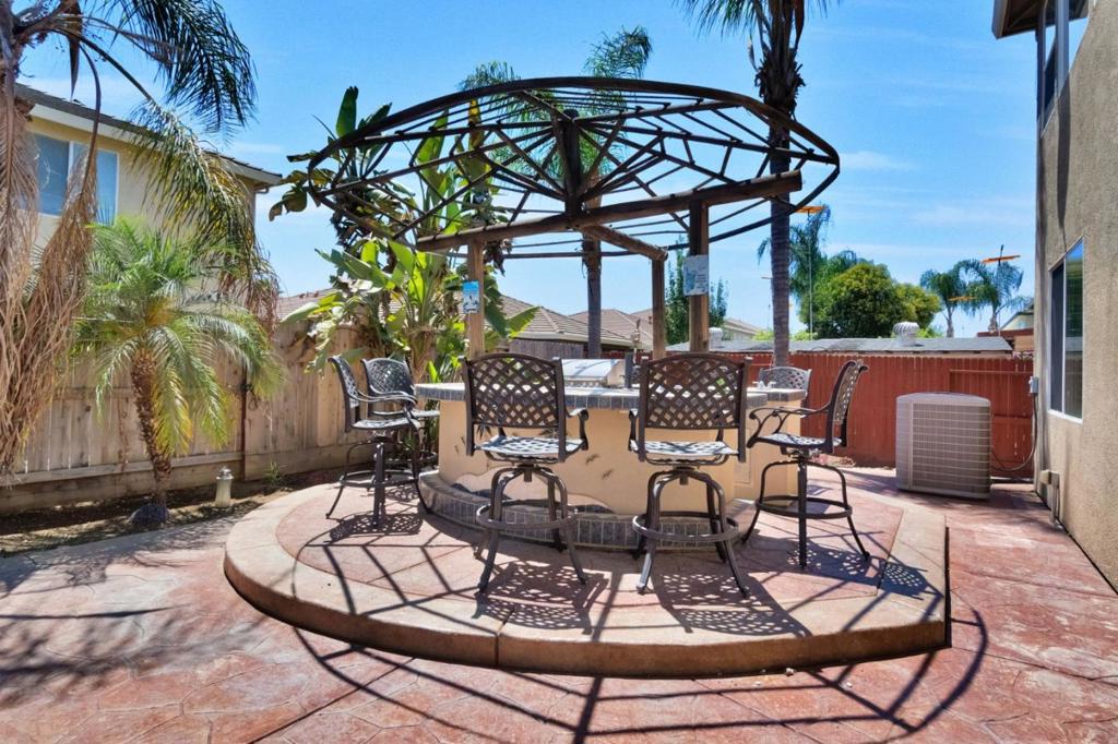 7113 E Garland Ave, Fresno, CA 93737