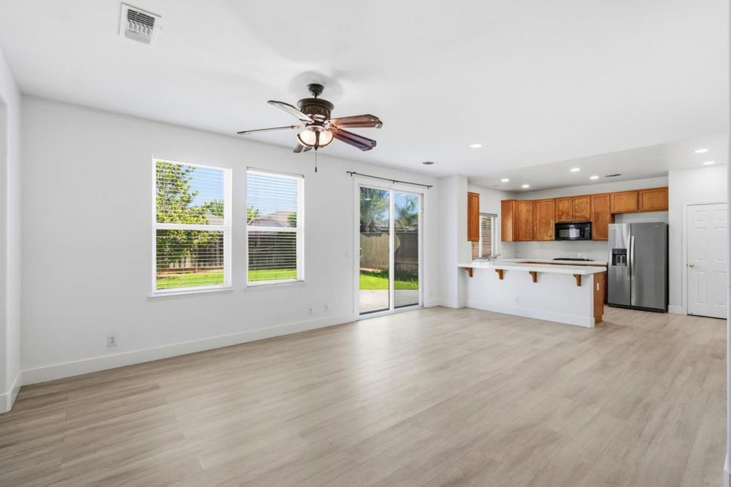 5176 W Oslin Ave, Fresno, CA 93722