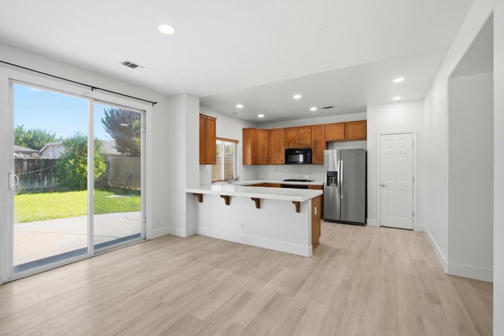 5176 W Oslin Ave, Fresno, CA 93722