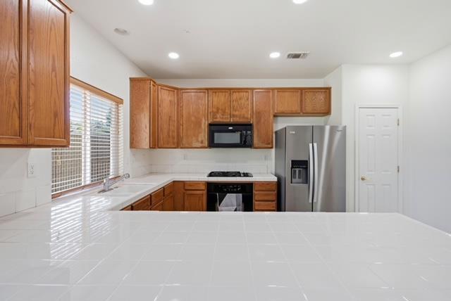 5176 W Oslin Ave, Fresno, CA 93722