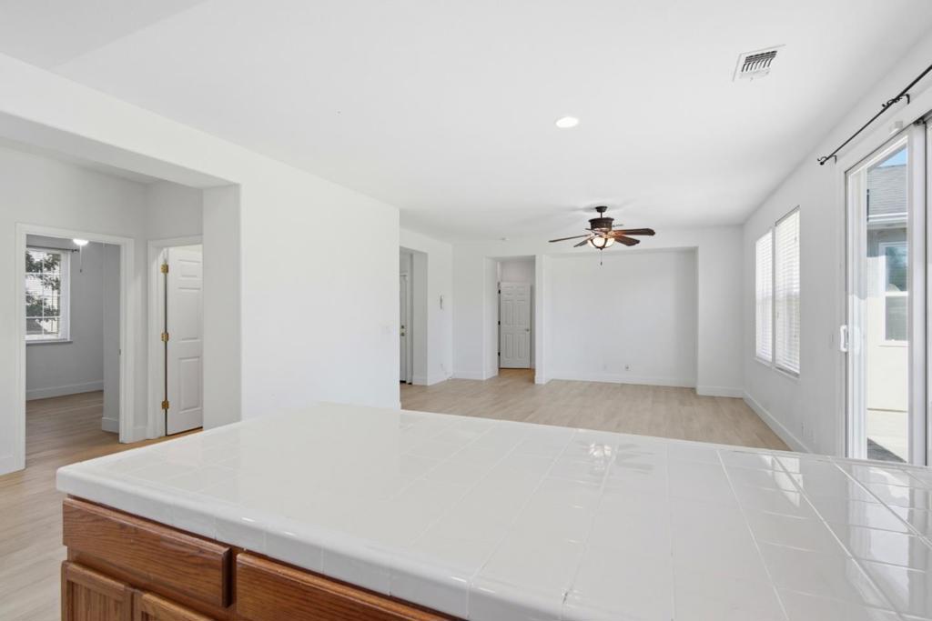 5176 W Oslin Ave, Fresno, CA 93722