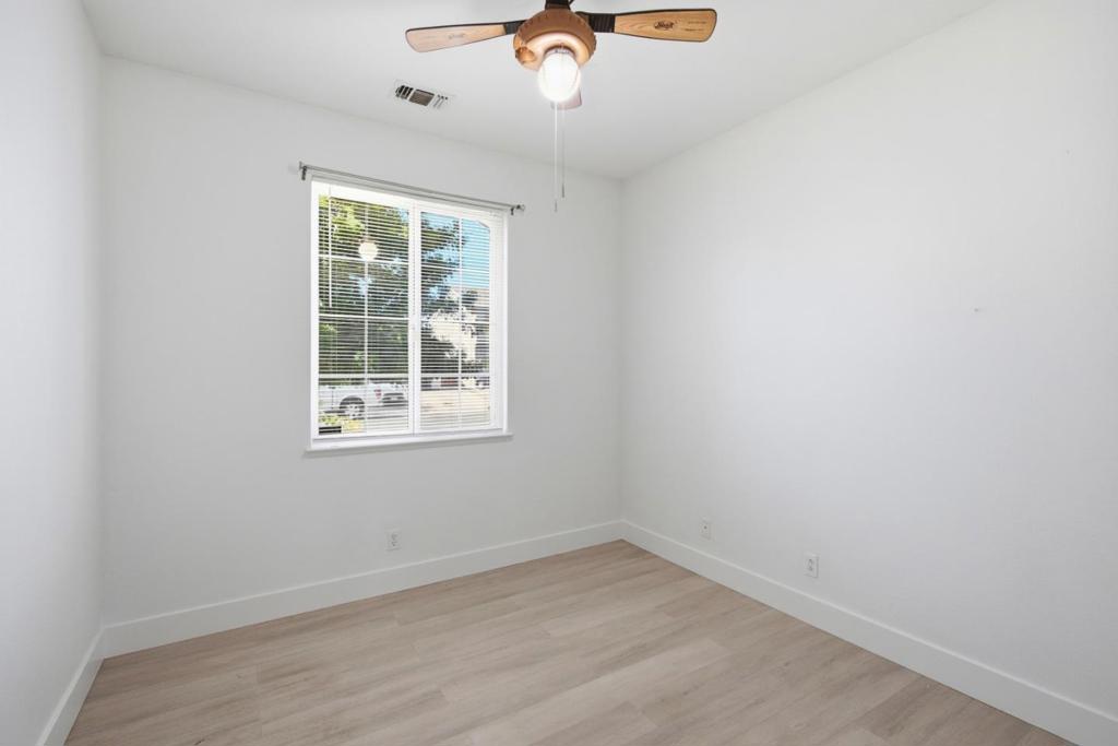 5176 W Oslin Ave, Fresno, CA 93722