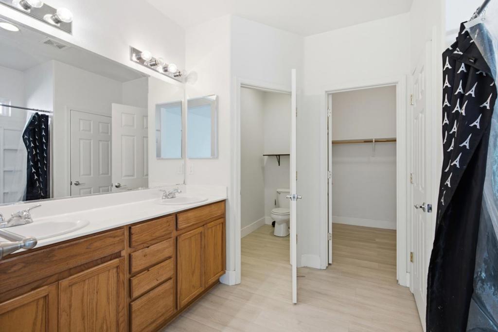 5176 W Oslin Ave, Fresno, CA 93722