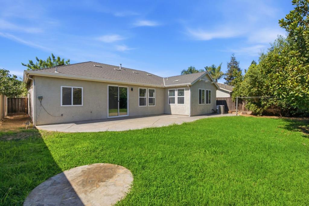 5176 W Oslin Ave, Fresno, CA 93722