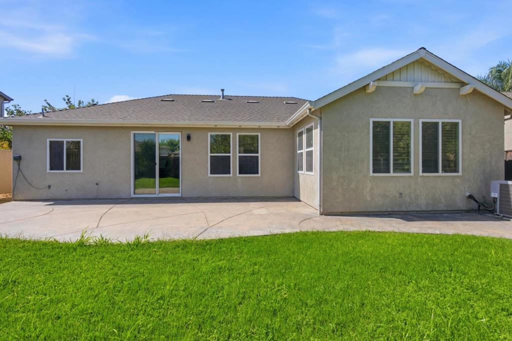 5176 W Oslin Ave, Fresno, CA 93722