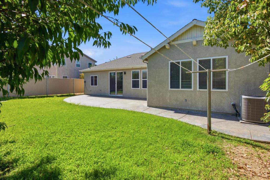5176 W Oslin Ave, Fresno, CA 93722
