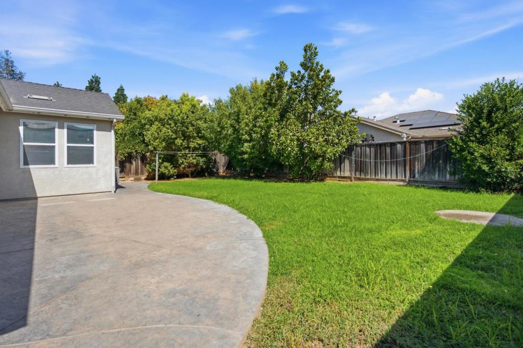 5176 W Oslin Ave, Fresno, CA 93722