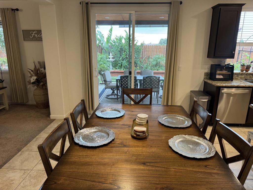 1952 Gus Villalta Dr, Los Banos, CA 93635