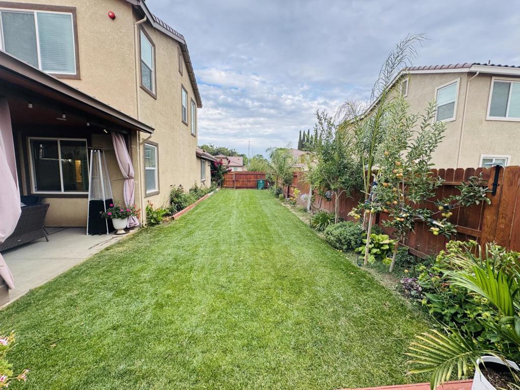 1952 Gus Villalta Dr, Los Banos, CA 93635