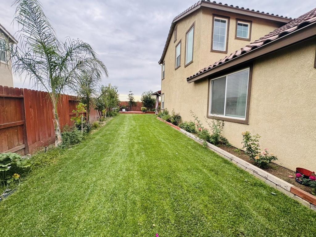 1952 Gus Villalta Dr, Los Banos, CA 93635
