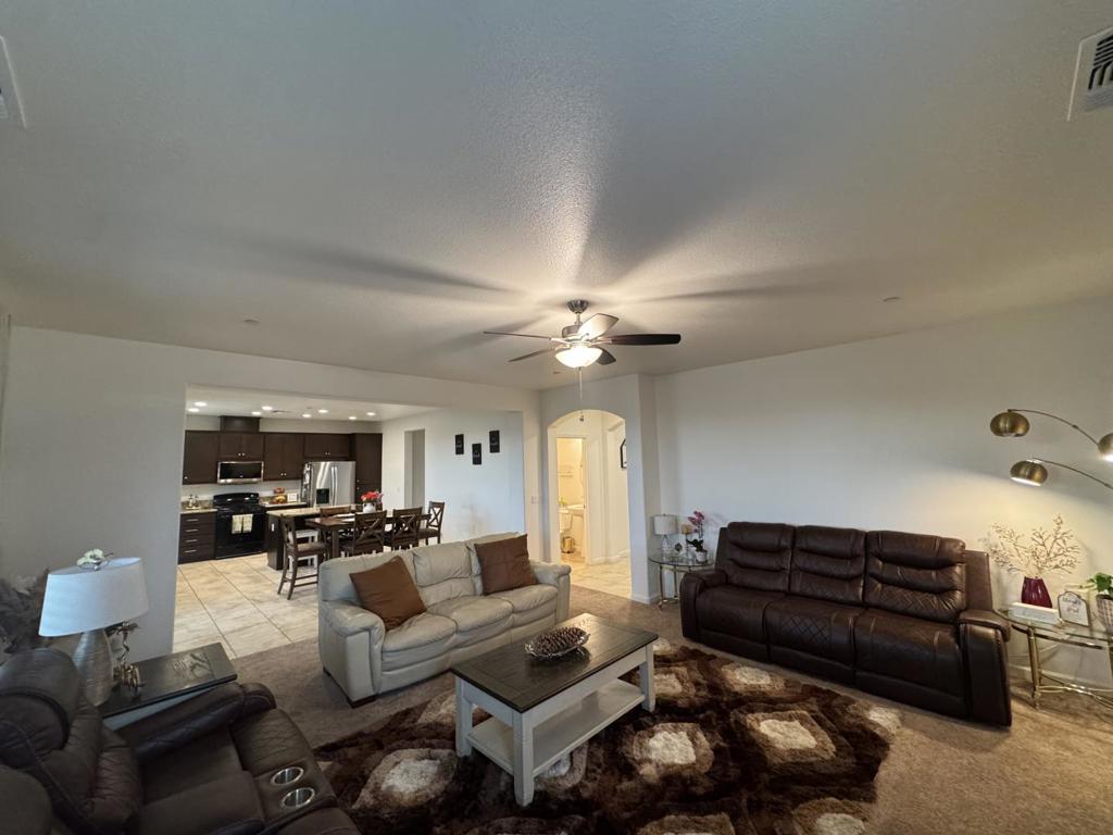 1952 Gus Villalta Dr, Los Banos, CA 93635