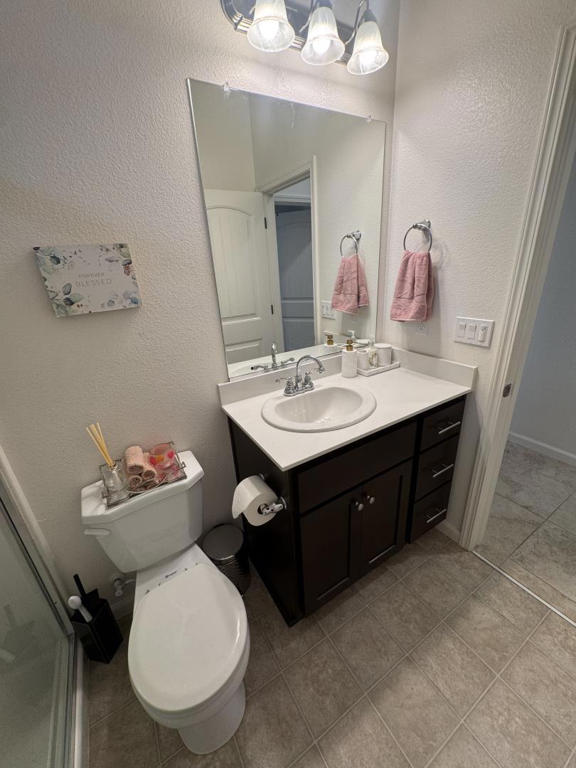 1952 Gus Villalta Dr, Los Banos, CA 93635