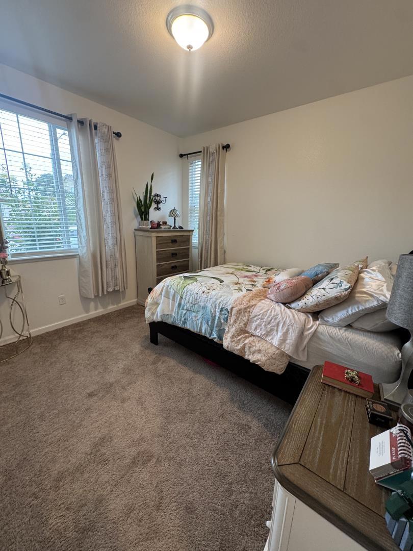 1952 Gus Villalta Dr, Los Banos, CA 93635