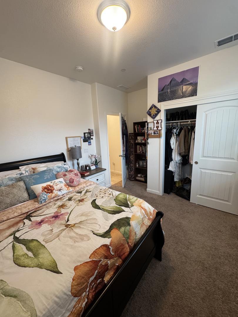 1952 Gus Villalta Dr, Los Banos, CA 93635