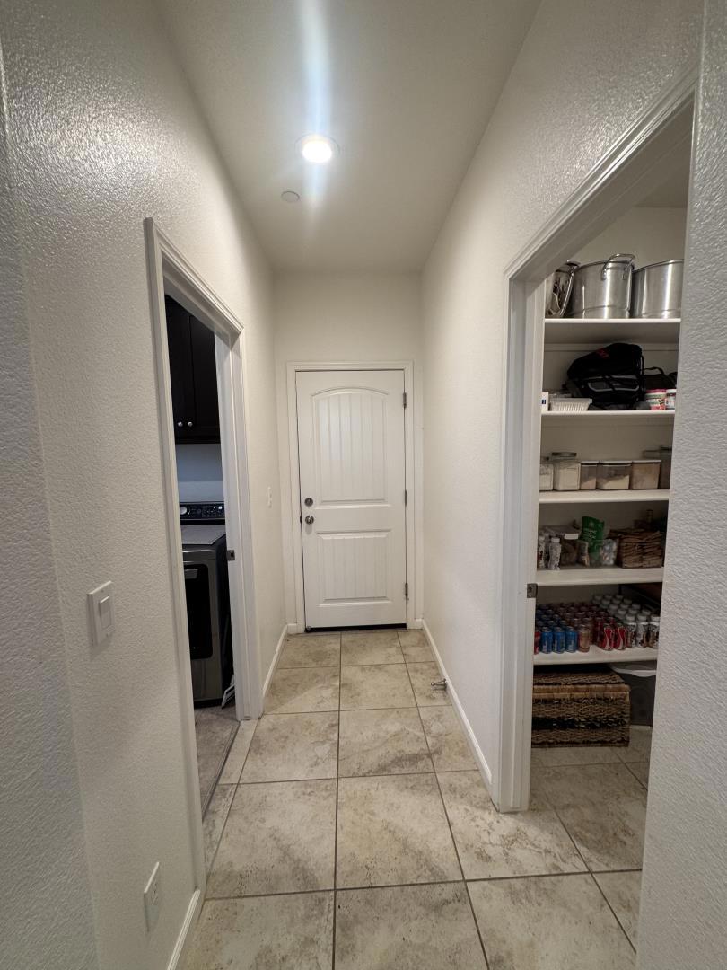 1952 Gus Villalta Dr, Los Banos, CA 93635