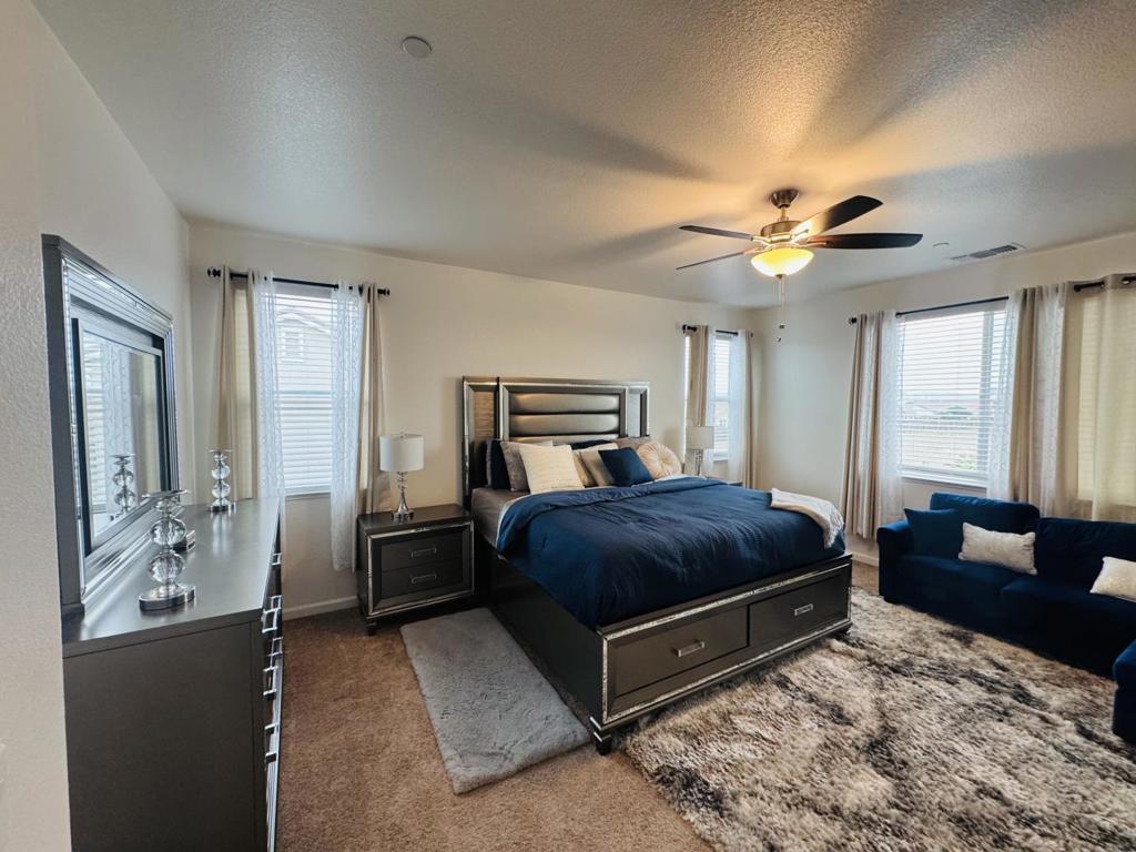 1952 Gus Villalta Dr, Los Banos, CA 93635