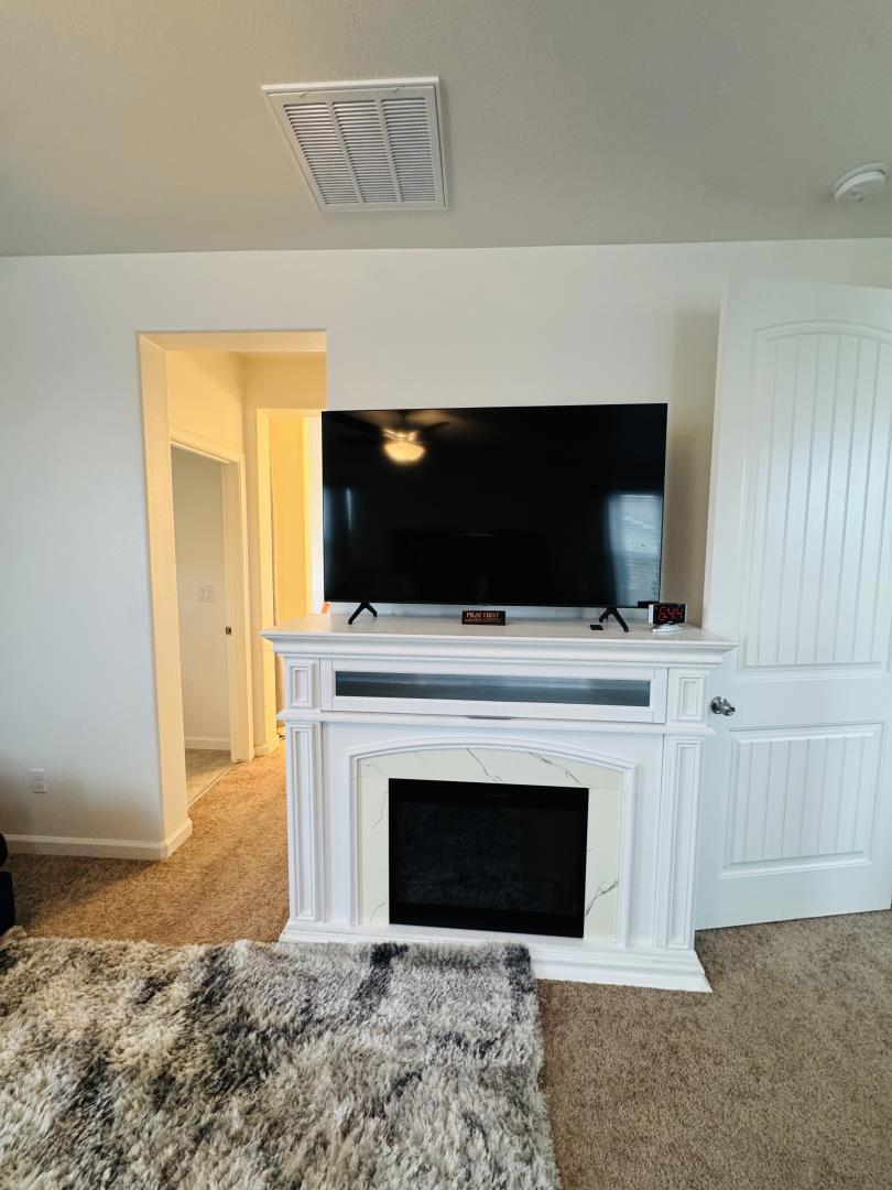 1952 Gus Villalta Dr, Los Banos, CA 93635
