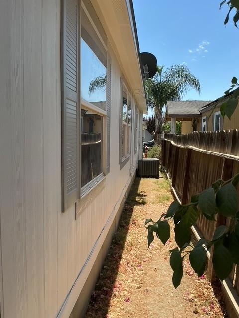 16644 Almond St, Huron, CA 93234