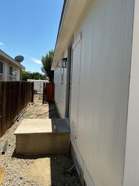 16644 Almond St, Huron, CA 93234