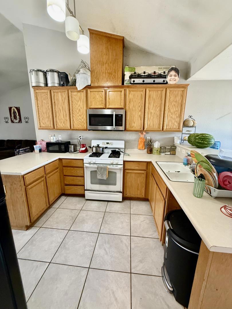 773 Westminster Way, Los Banos, CA 93635