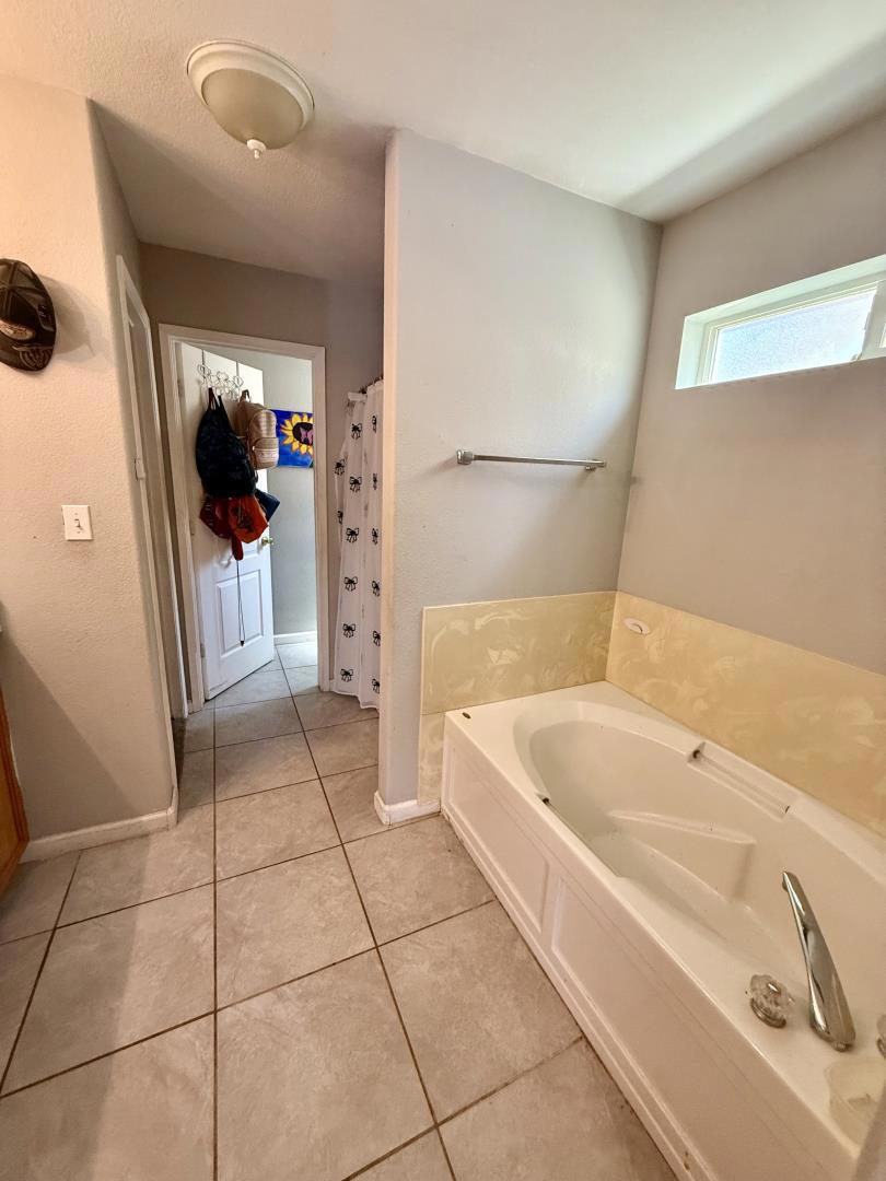 773 Westminster Way, Los Banos, CA 93635