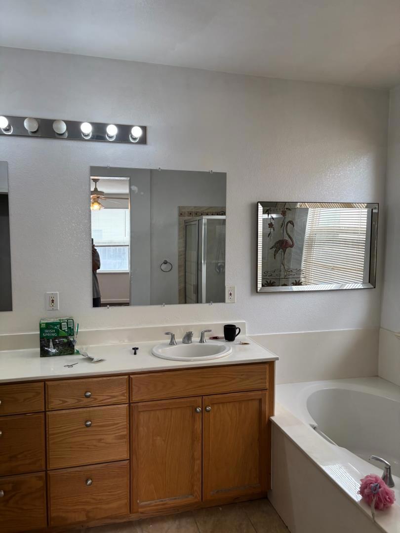 1243 Laurel Park Cir, Manteca, CA 95337